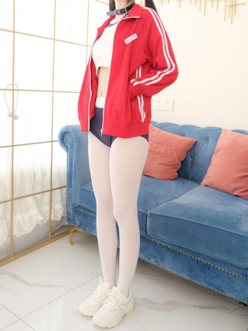 白虎肥鲍清纯体操服妹子