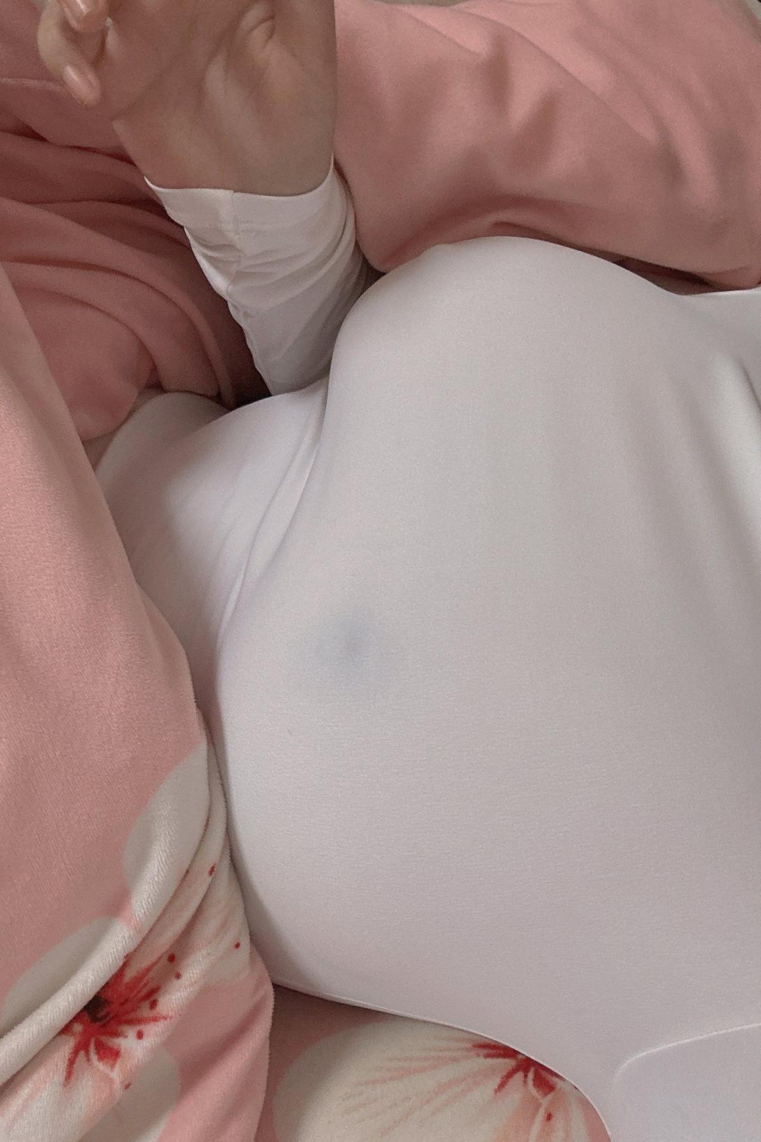 摸奶如何把女人摸湿透