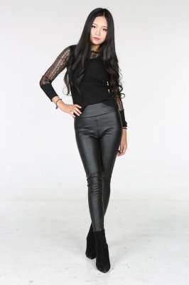 身材超级美妙的皮裤少妇