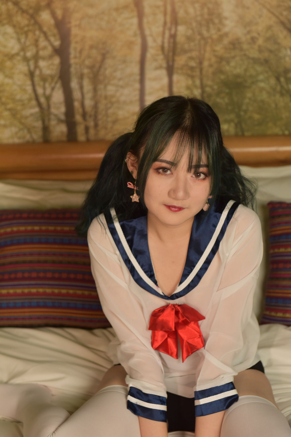 白袜骚女真的是太诱人了