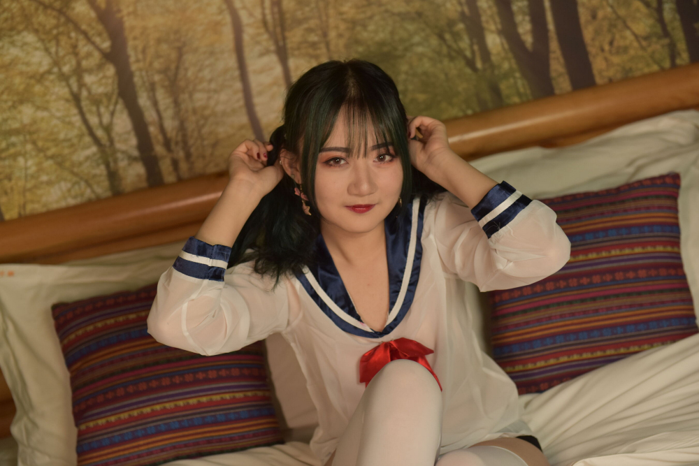 白袜骚女真的是太诱人了