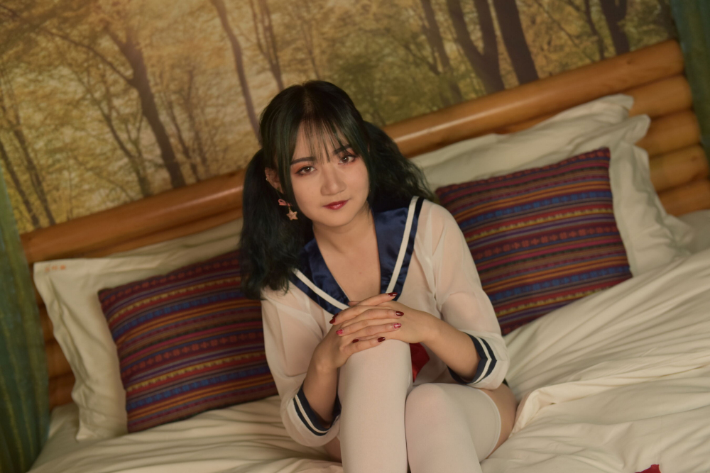 白袜骚女真的是太诱人了