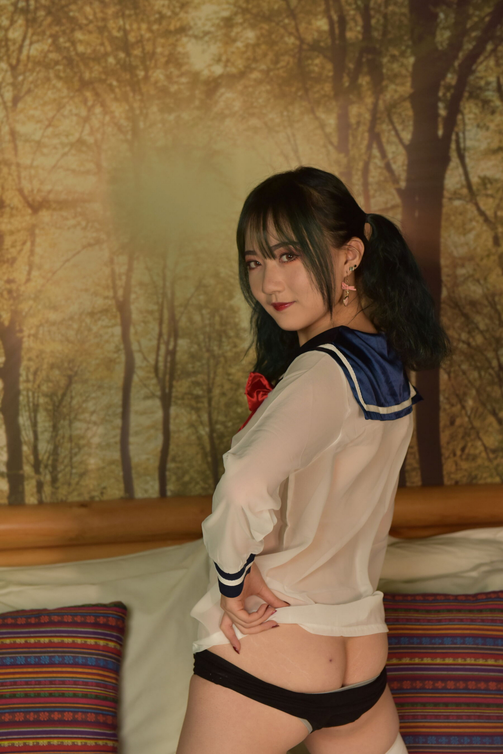 白袜骚女真的是太诱人了