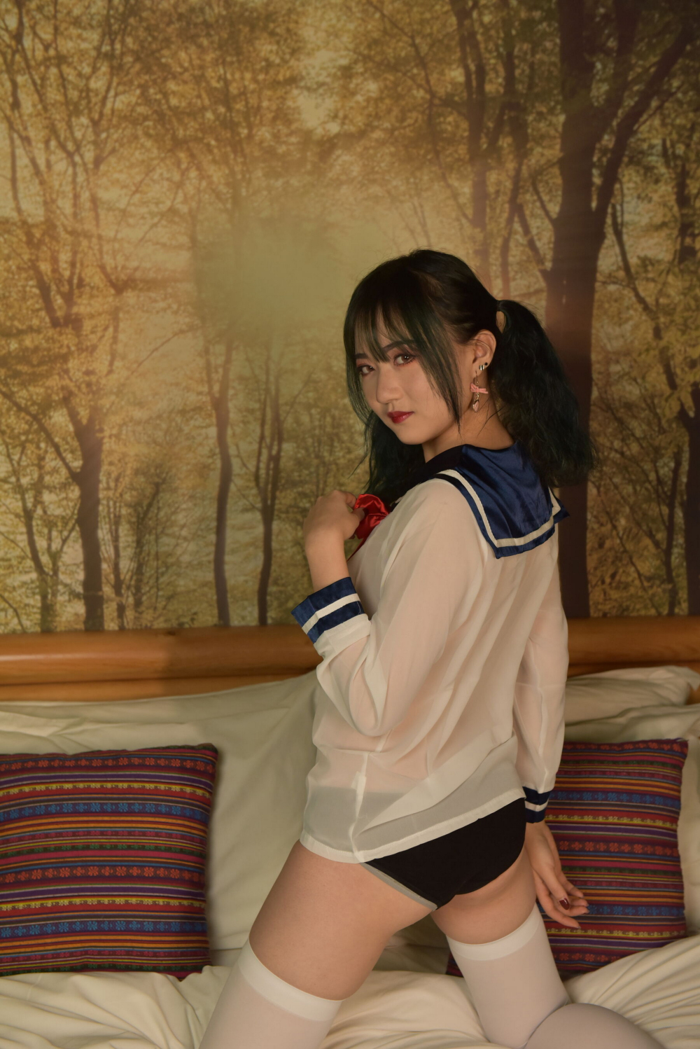 白袜骚女真的是太诱人了