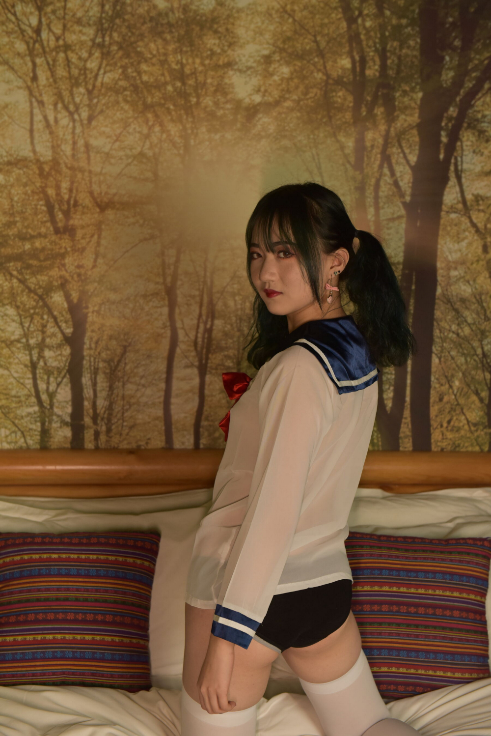 白袜骚女真的是太诱人了