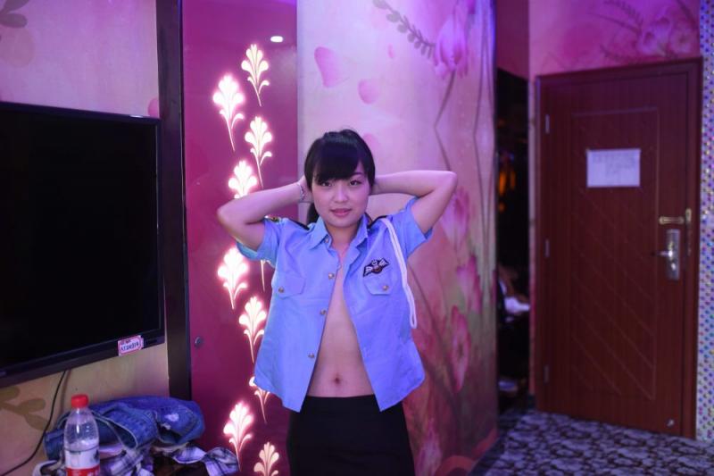 这小妞是真的骚