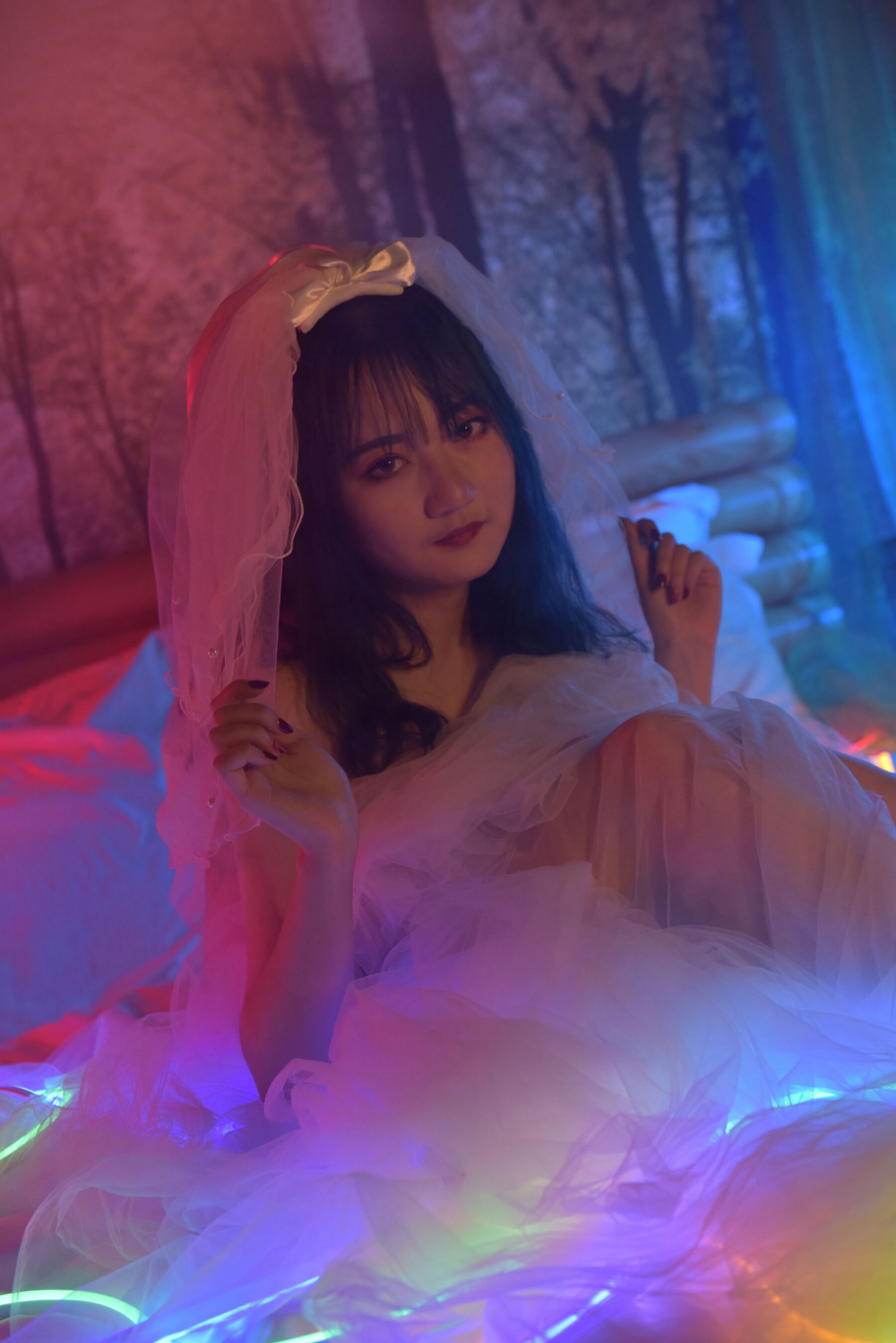 五光十色灯光下诱人骚货