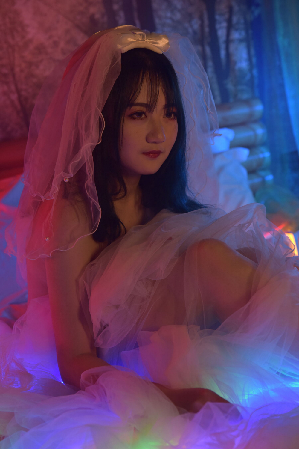 五光十色灯光下诱人骚货