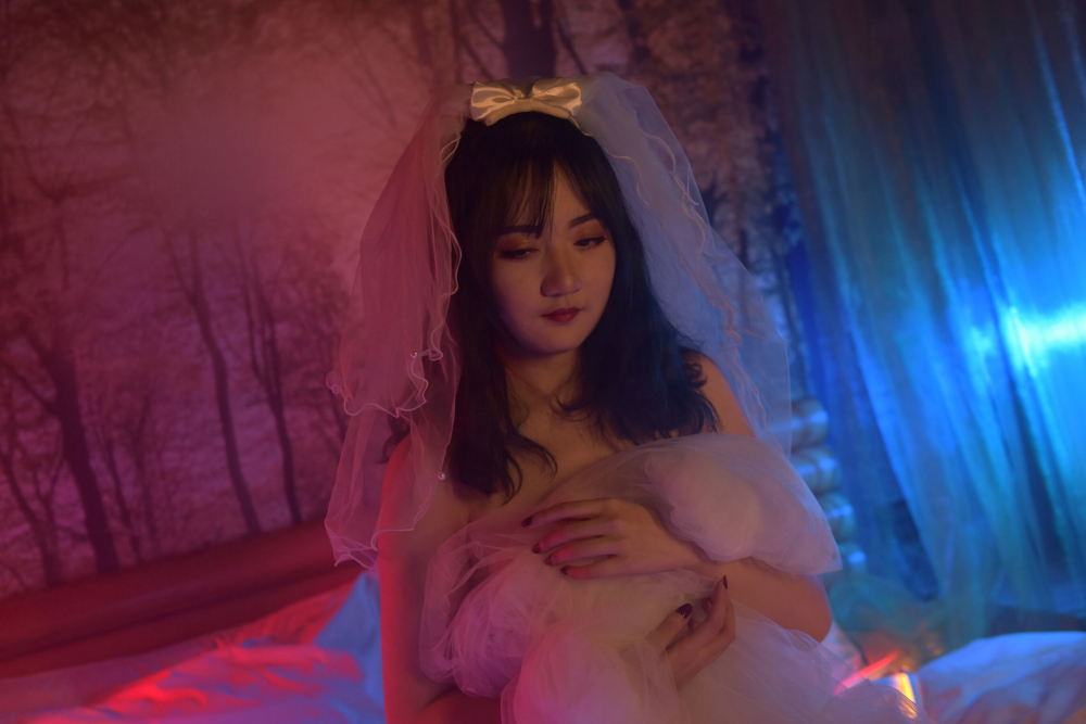 五光十色灯光下诱人骚货