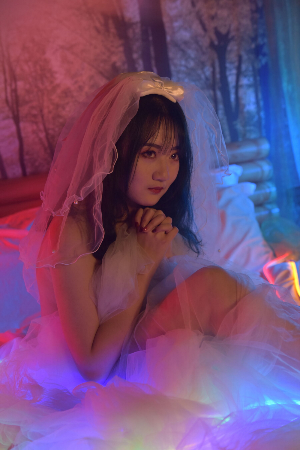 五光十色灯光下诱人骚货