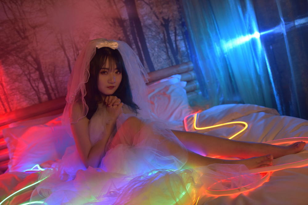 五光十色灯光下诱人骚货