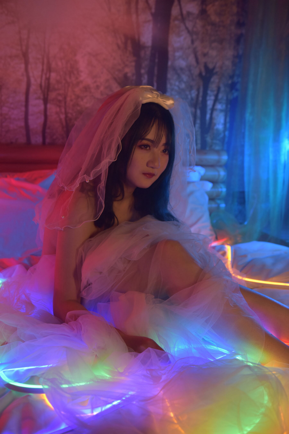 五光十色灯光下诱人骚货