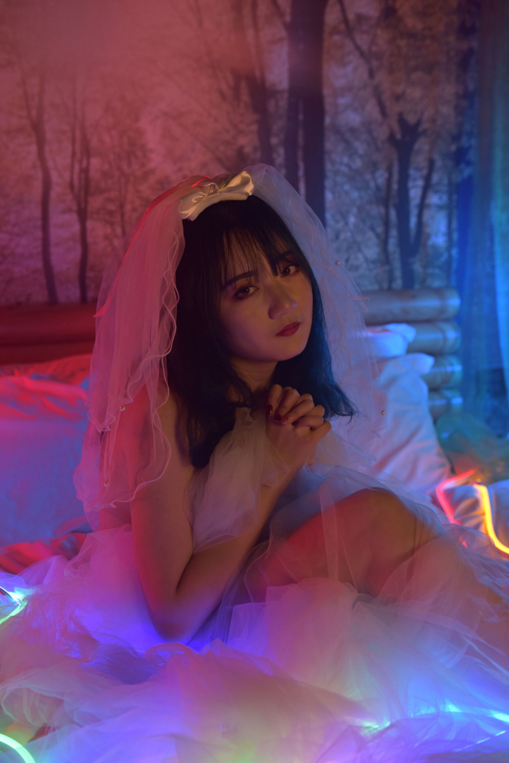 五光十色灯光下诱人骚货