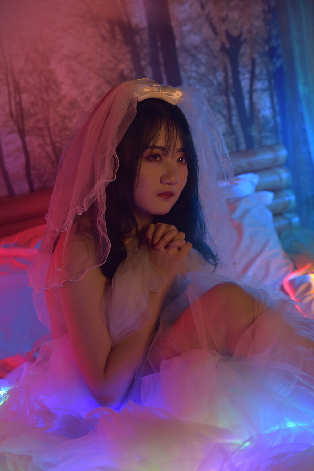 五光十色灯光下诱人骚货