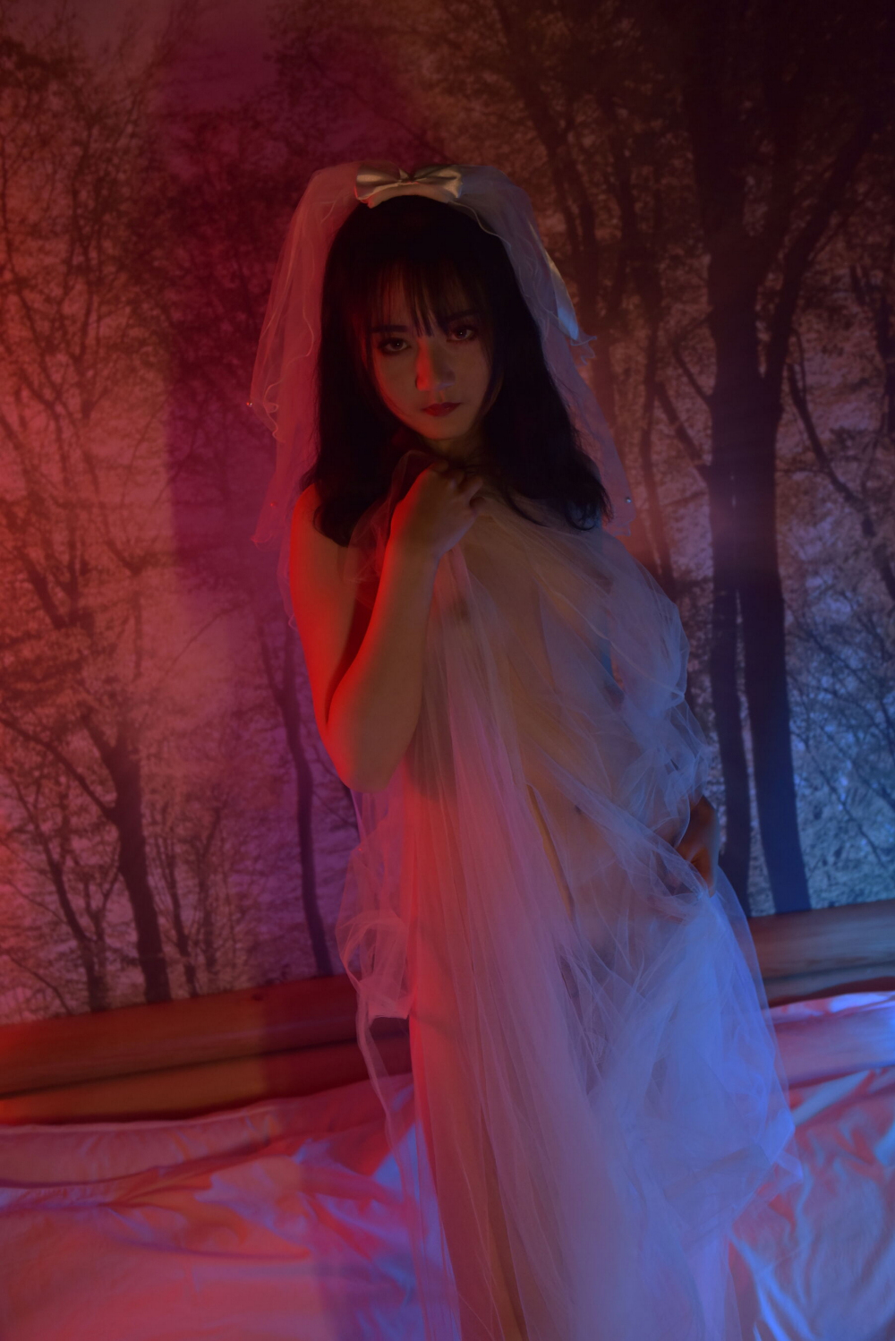 五光十色灯光下诱人骚货