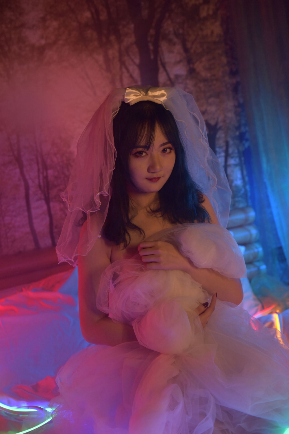 五光十色灯光下诱人骚货