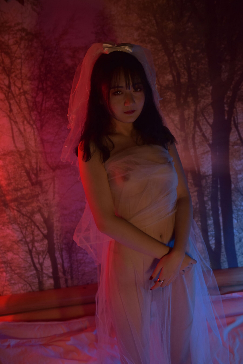 五光十色灯光下诱人骚货