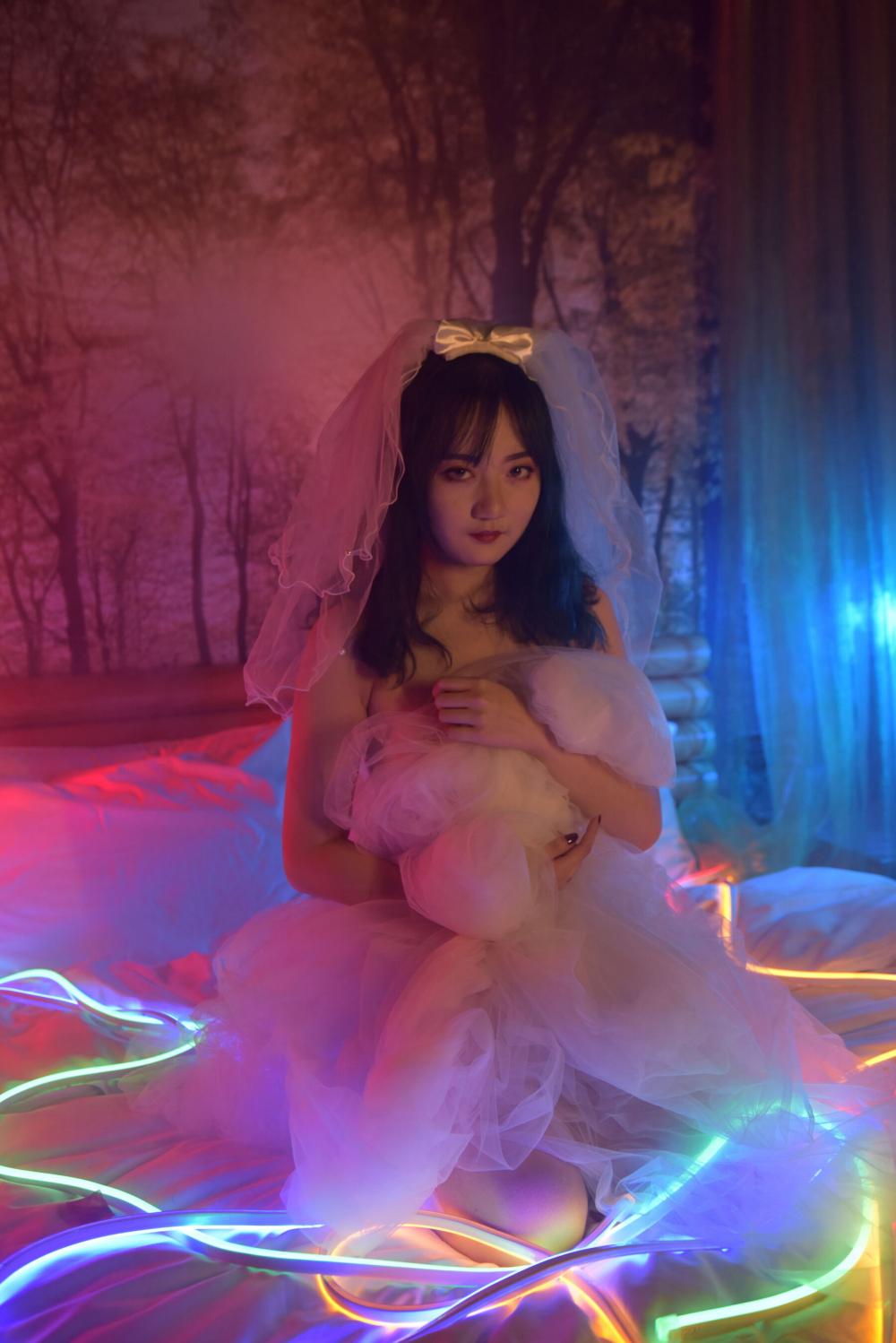 五光十色灯光下诱人骚货