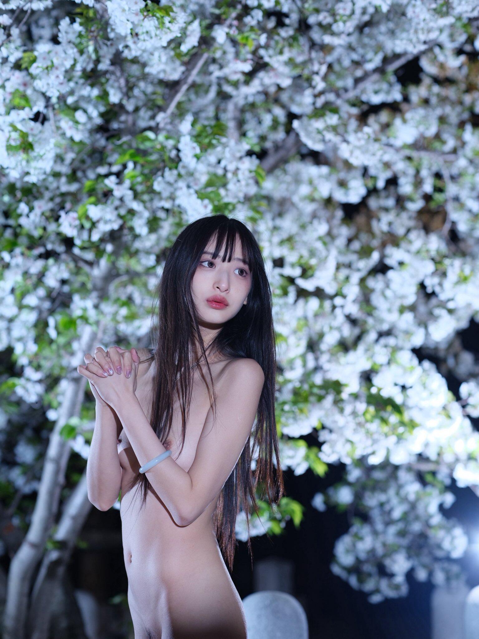 希威社嫩模作品收藏2025年4月