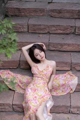 夏日炎炎，鱼子酱连衣裙露美腿[26P]