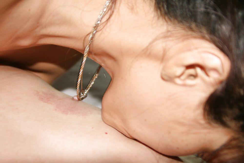 不能她不爽 少妇还要自己补充营养，失败