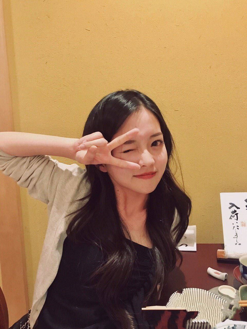 小甜妹这大长腿和腰臀比真是无敌了