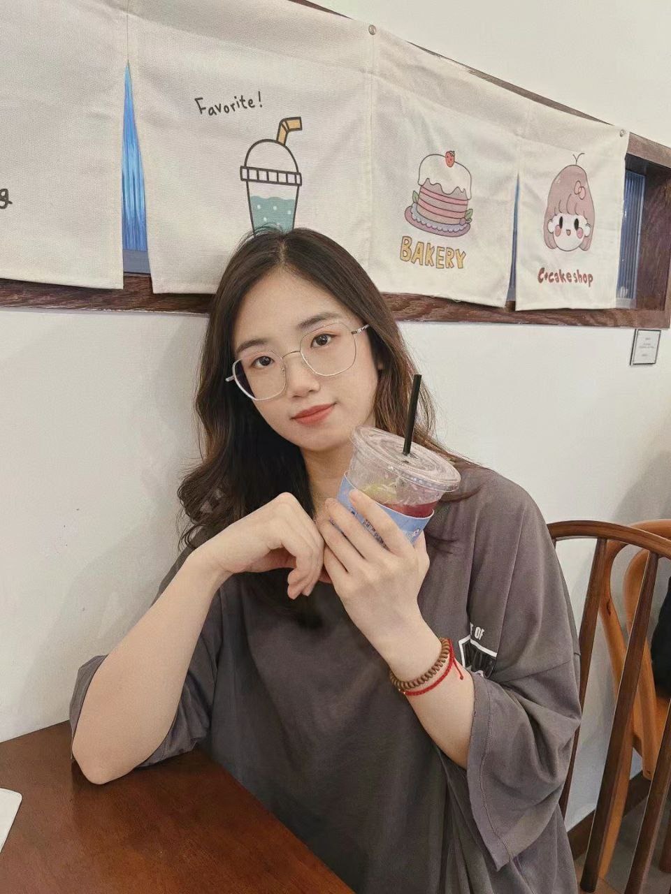 眼镜少妇露脸发骚勾引干她