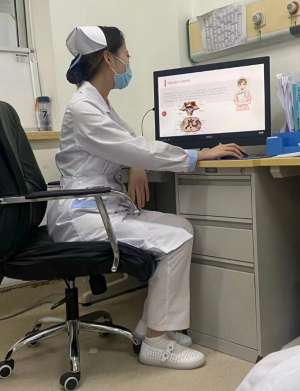 护士老婆配合拍摄制作的真人女性外生殖器结构教学图鉴