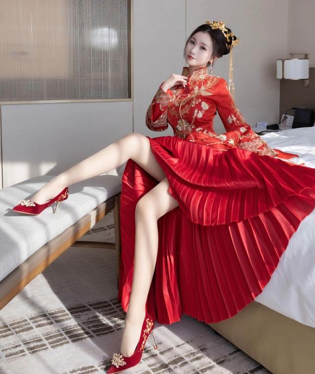 杏子红色新娘服饰格外迷人