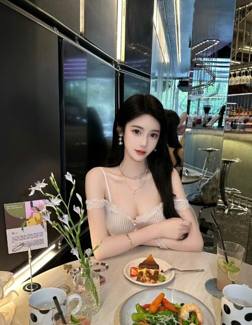 有几个吊钟大乳不错[120P]