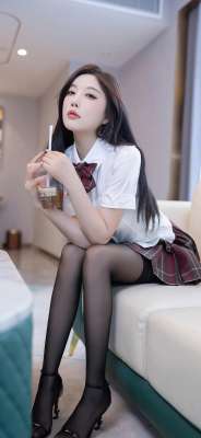 杨晨晨性感JK黑丝[22P]