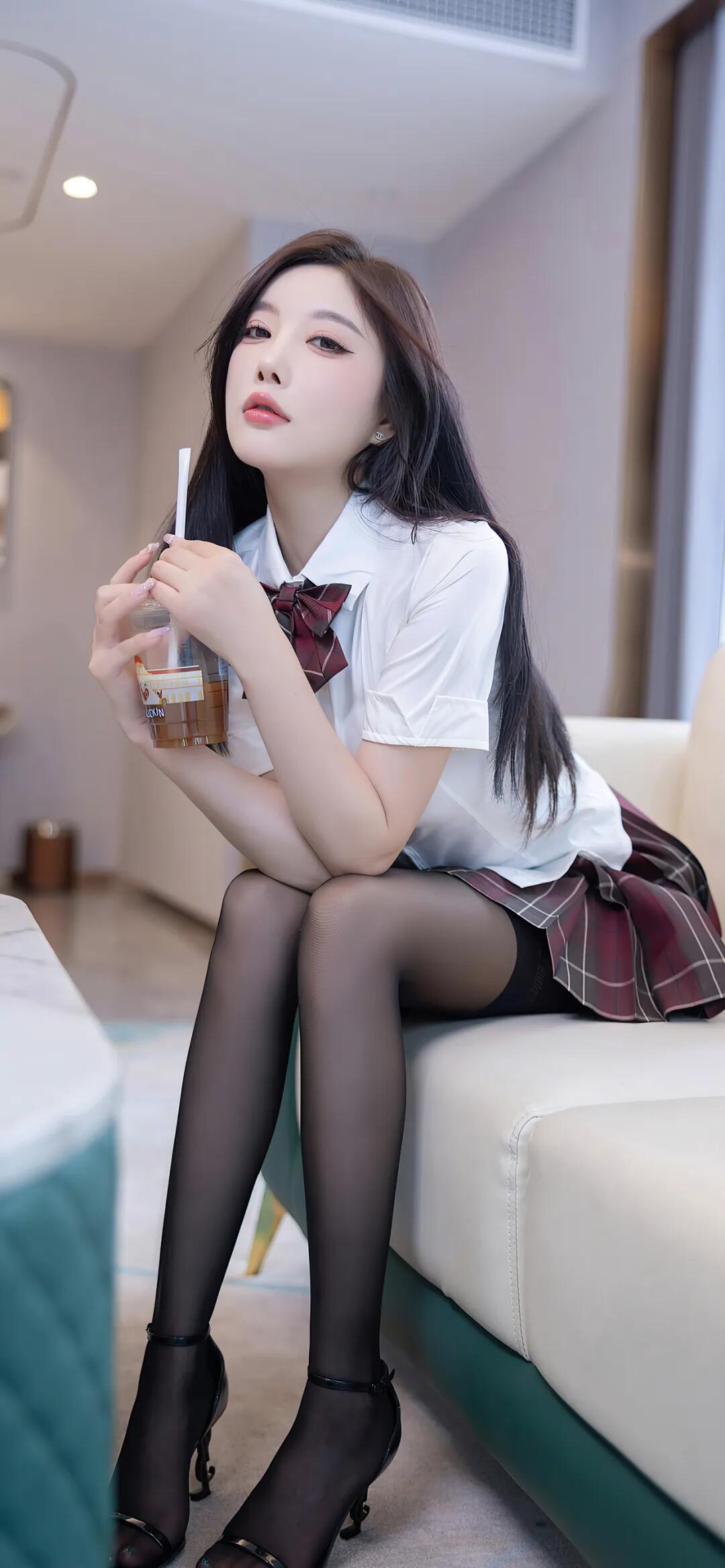 杨晨晨性感JK黑丝[22P]