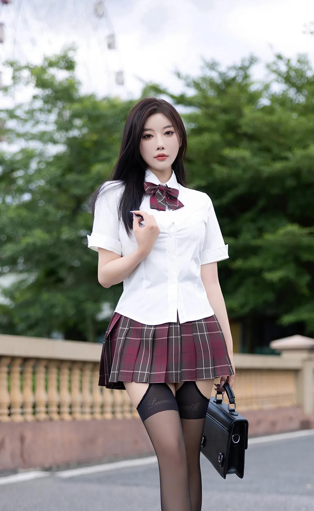 杨晨晨性感JK黑丝[22P]