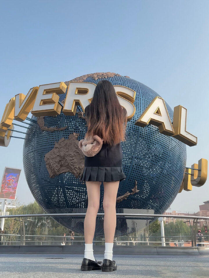 姐姐，穿这样出门好吗？[22P]