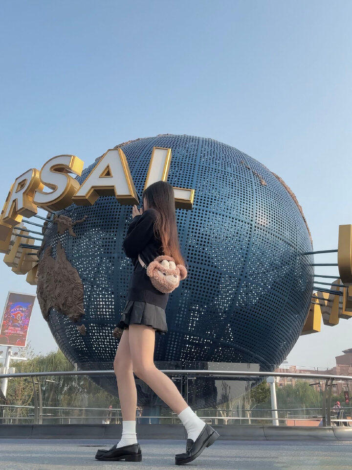 姐姐，穿这样出门好吗？[22P]