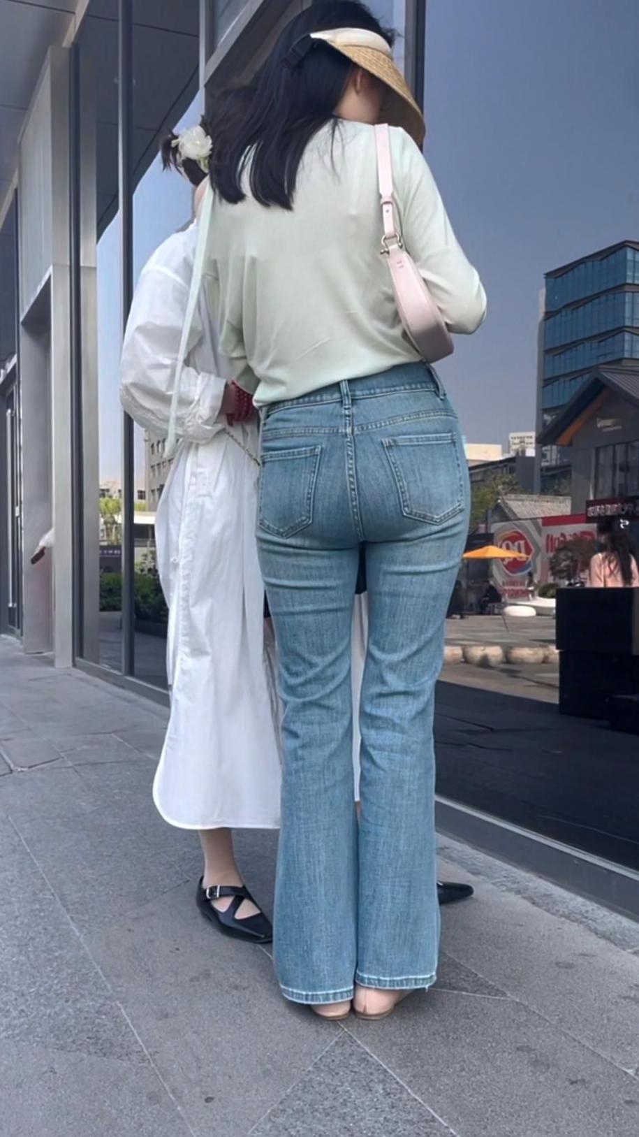 街拍诱人的牛仔裤[29P]