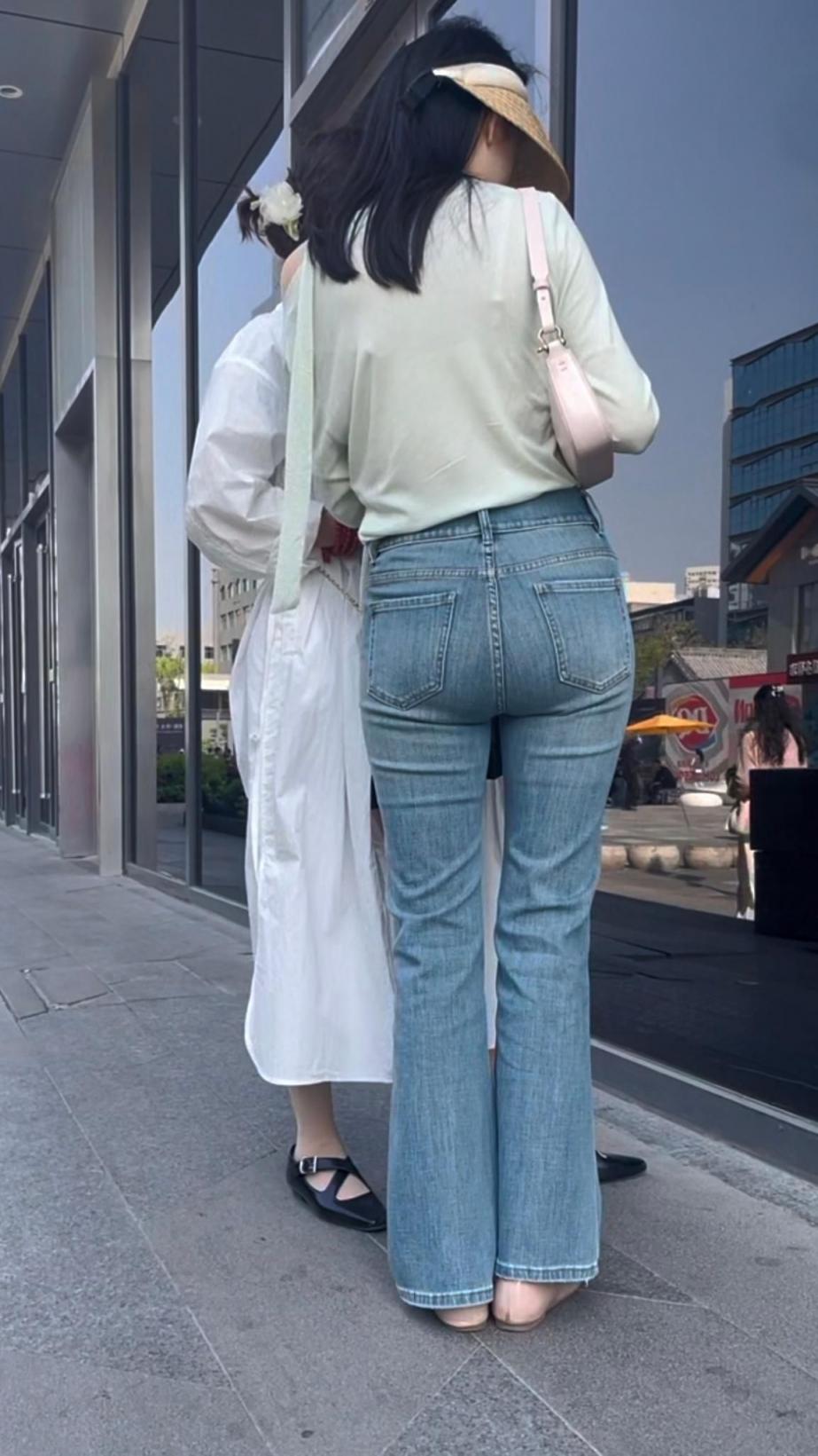 街拍诱人的牛仔裤[29P]