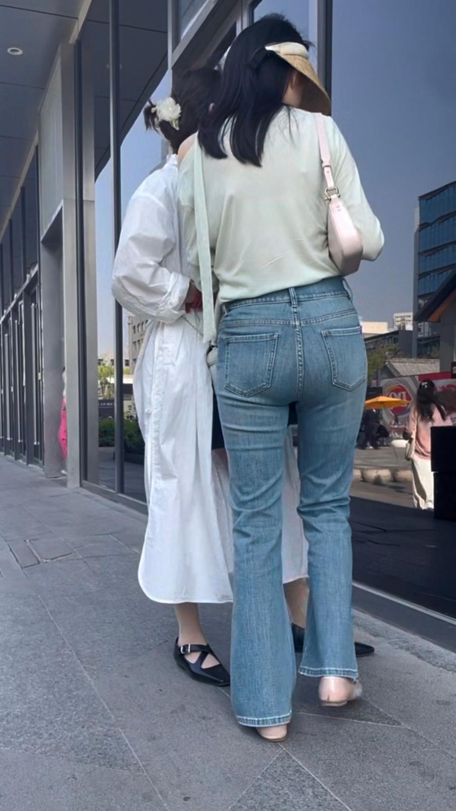 街拍诱人的牛仔裤[29P]