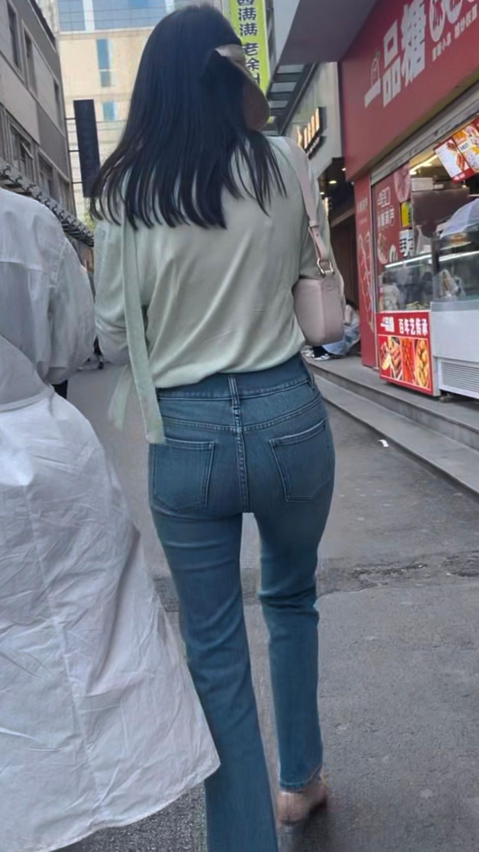 街拍诱人的牛仔裤[29P]