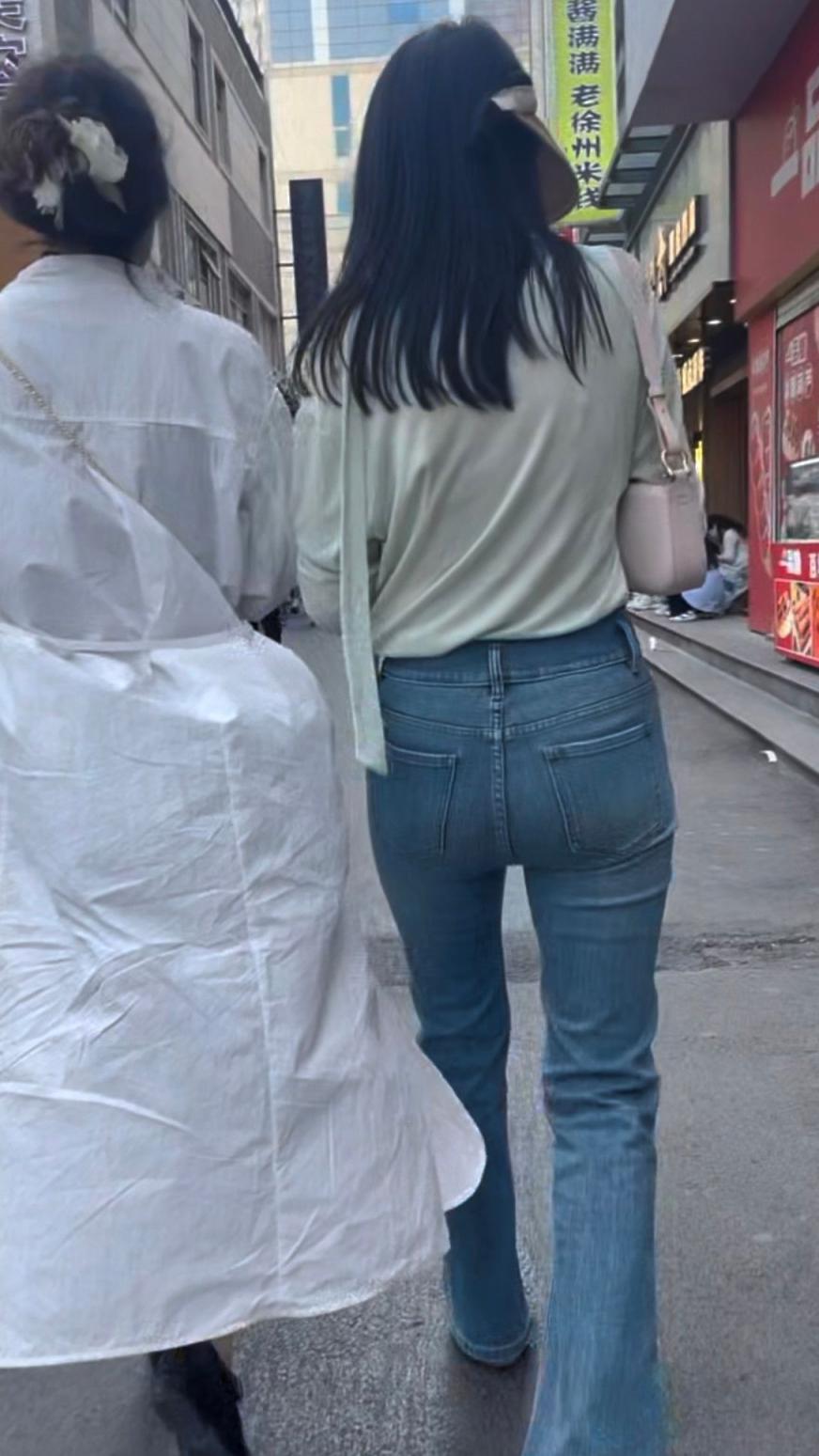 街拍诱人的牛仔裤[29P]