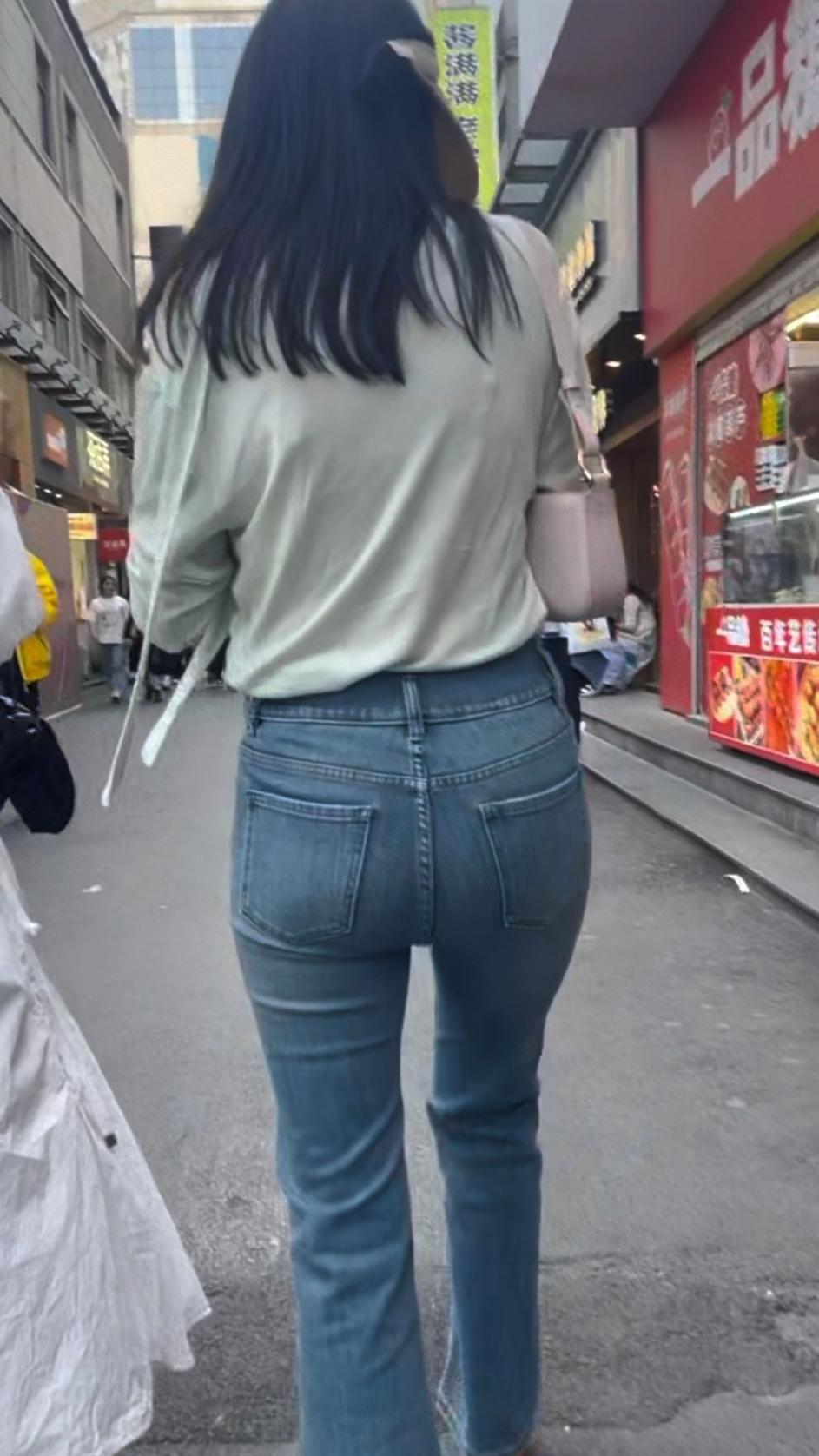 街拍诱人的牛仔裤[29P]