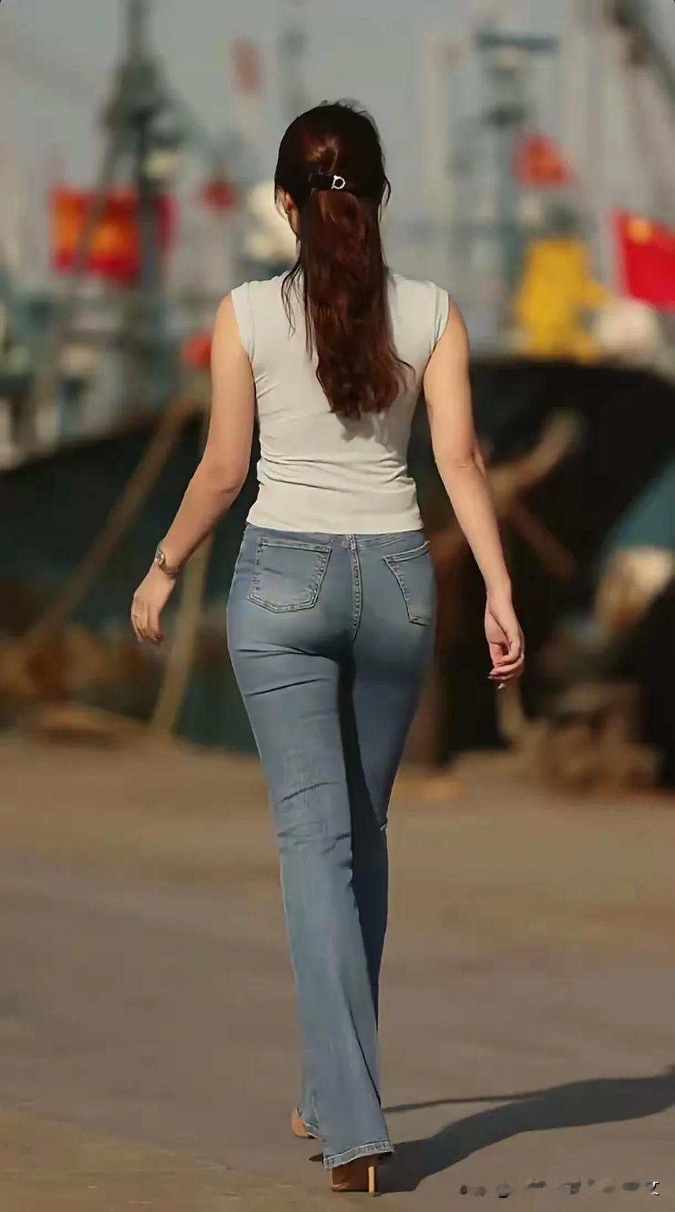 街拍诱人的牛仔裤[29P]