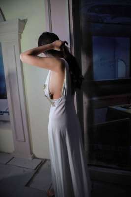 姐姐，穿这样出门好吗？[22P]