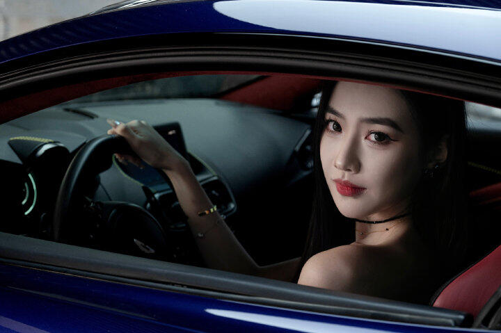 香车美女人人爱