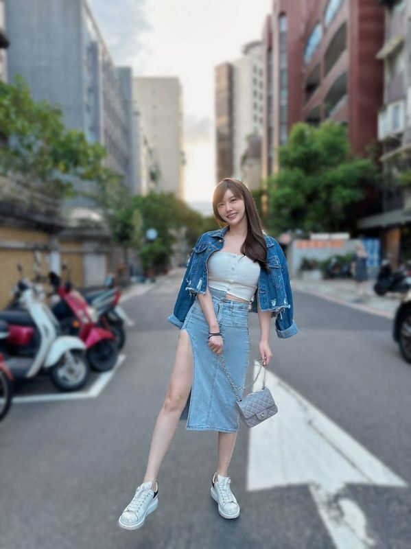 颜值爆表的Ines姚采辰不愧是百万网红更加是最年轻的板娘!!!