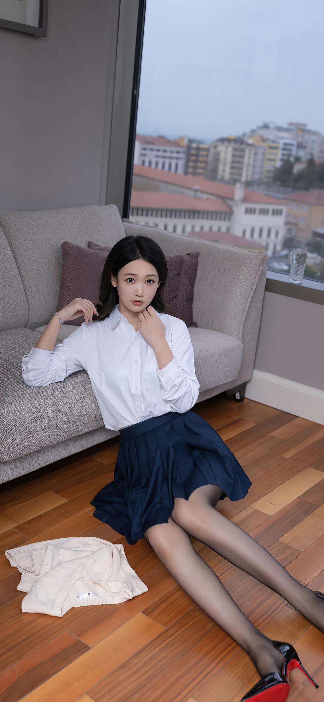 穿着十分干练的妹子