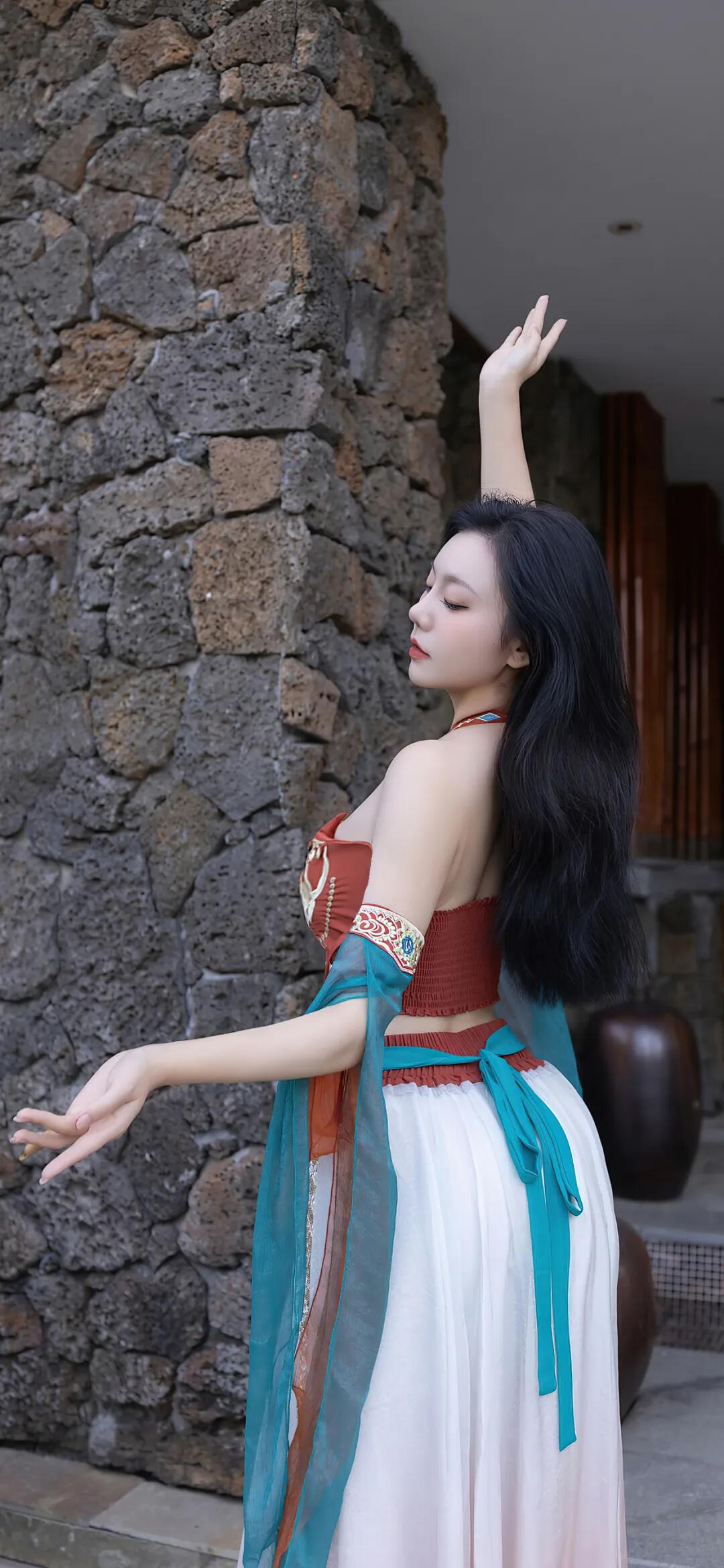 窈窕女子让人赏心悦目