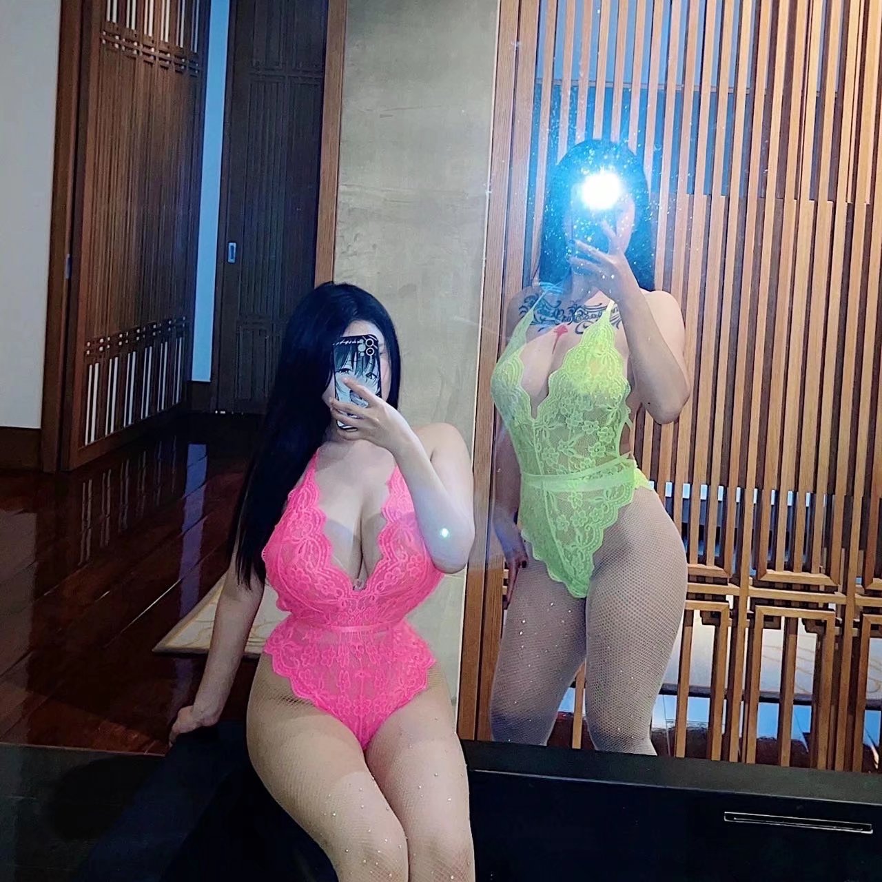 张贺玉翘臀杨柳腰风情写真