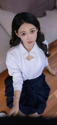 穿着十分干练的妹子