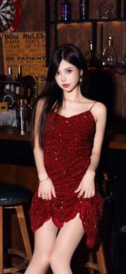 窈窕女子让人赏心悦目